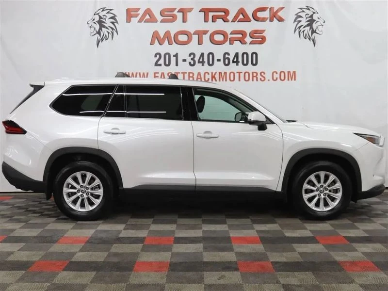 2024 Toyota Highlander - Image 4 of 12