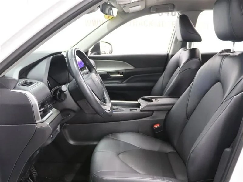 2024 Toyota Highlander - Image 11 of 12