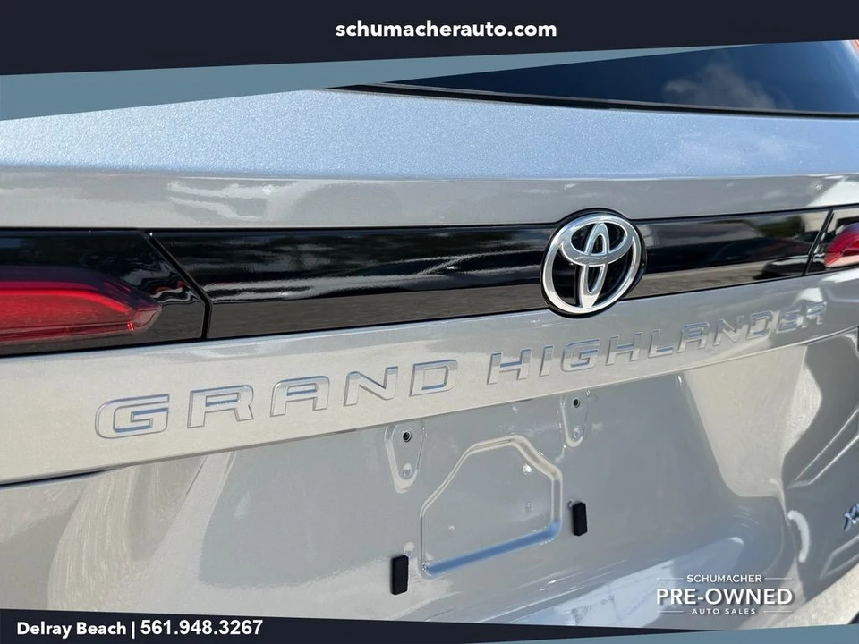 2024 Toyota Highlander - Image 13 of 26