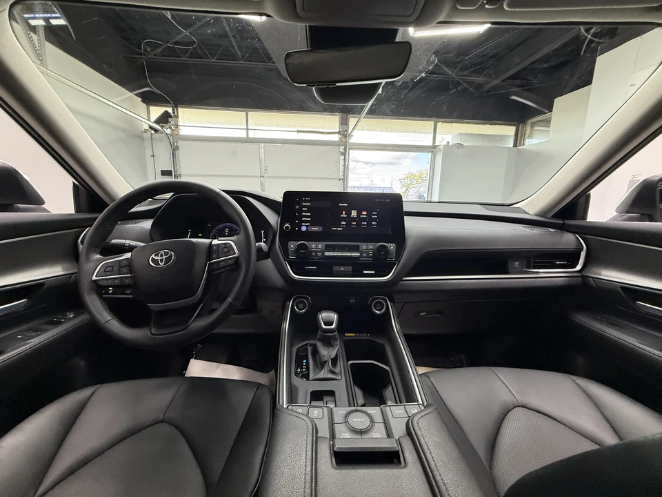2024 Toyota Highlander - Image 14 of 21