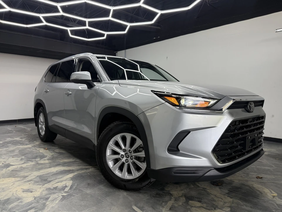 2024 Toyota Highlander - Image 8 of 21