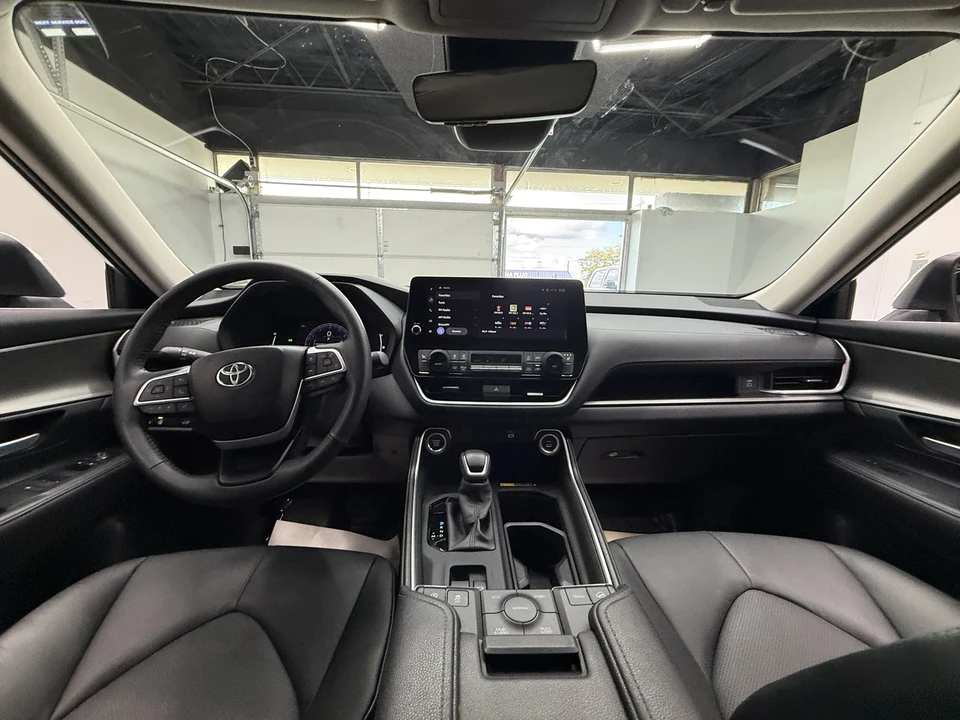 2024 Toyota Highlander - Image 13 of 21