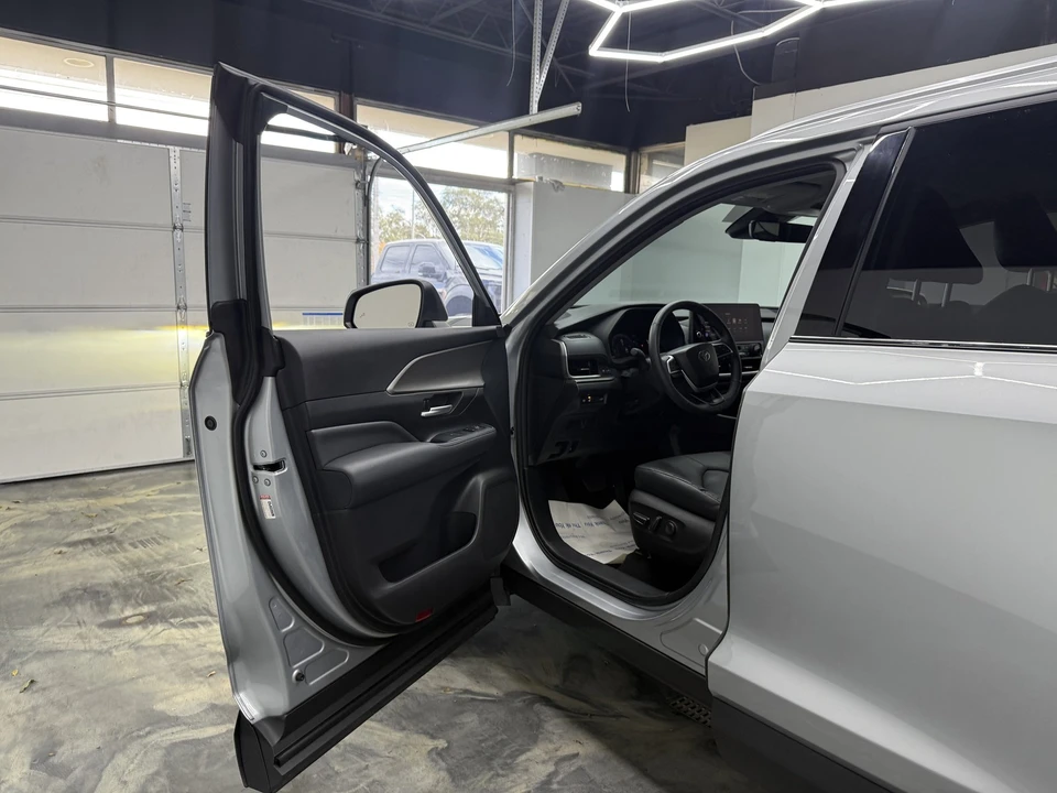 2024 Toyota Highlander - Image 11 of 21