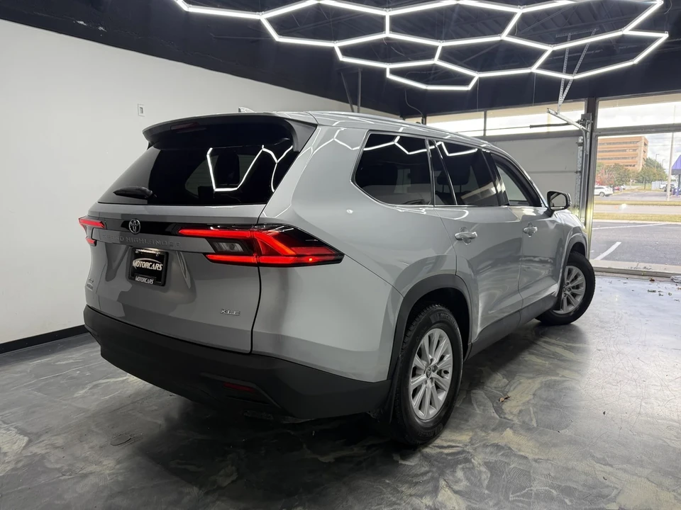 2024 Toyota Highlander - Image 6 of 21