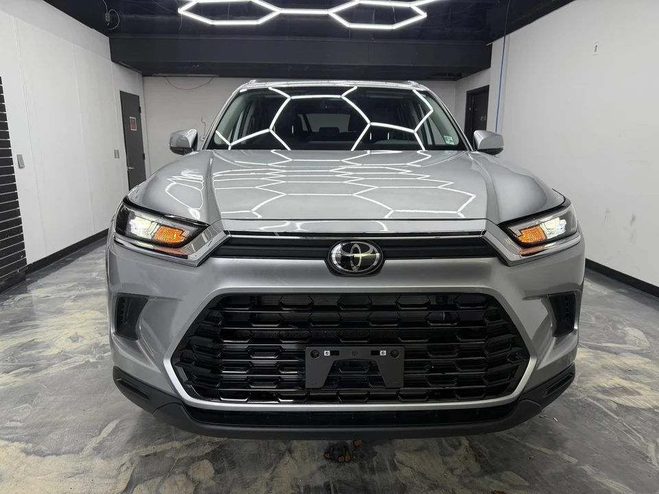 2024 Toyota Highlander - Image 8 of 21