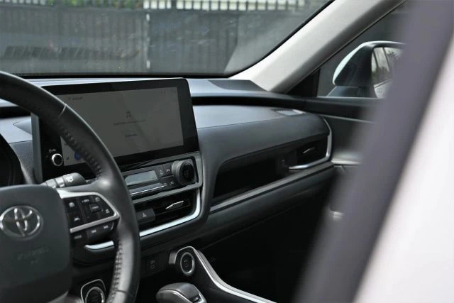2024 Toyota Highlander - Image 9 of 21
