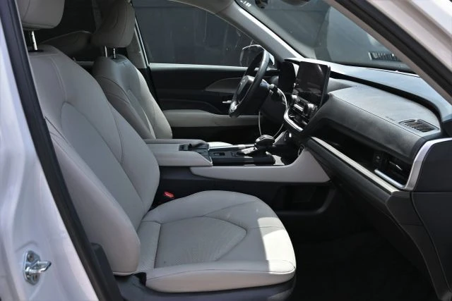 2024 Toyota Highlander - Image 13 of 21