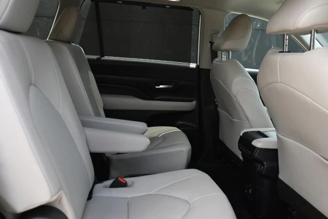 2024 Toyota Highlander - Image 15 of 21