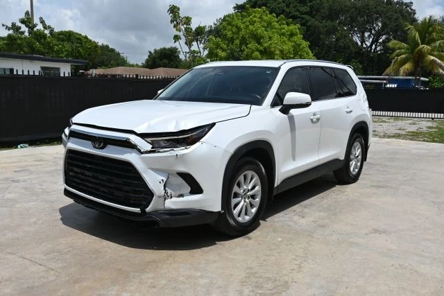 2024 Toyota Highlander - Image 2 of 21