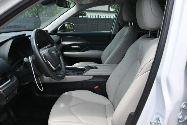 2024 Toyota Highlander - Image 10 of 21
