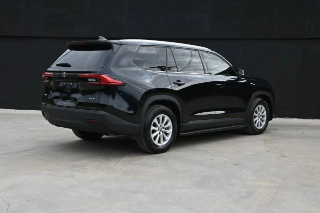 2024 Toyota Highlander - Image 5 of 21
