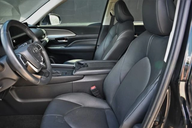 2024 Toyota Highlander - Image 13 of 21