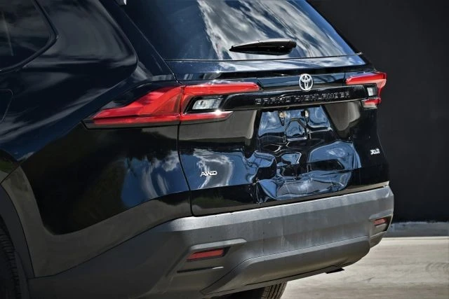 2024 Toyota Highlander - Image 9 of 21