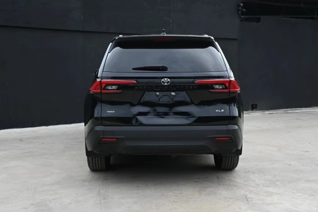 2024 Toyota Highlander - Image 4 of 21
