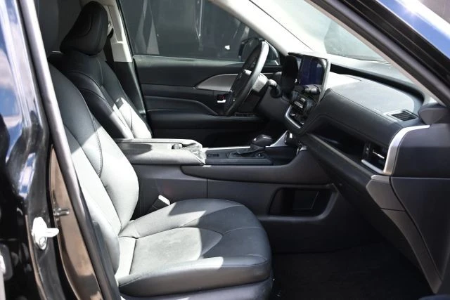 2024 Toyota Highlander - Image 15 of 21