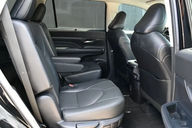 2024 Toyota Highlander - Image 16 of 21
