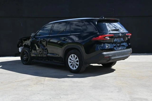 2024 Toyota Highlander - Image 3 of 21