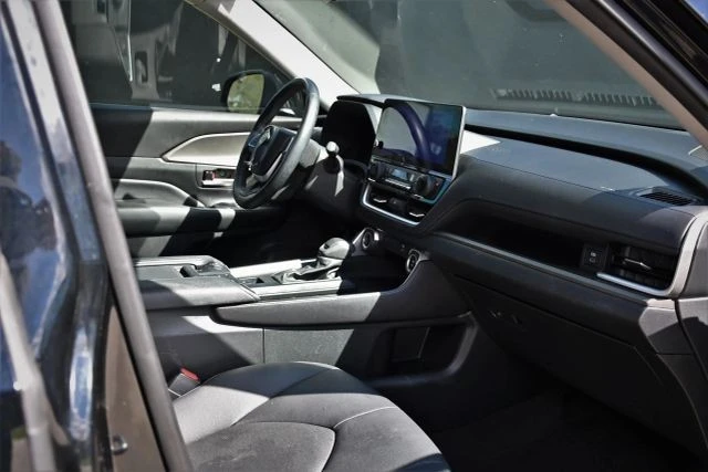 2024 Toyota Highlander - Image 15 of 21