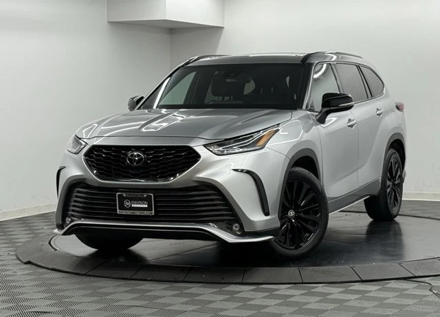 2024 Toyota Highlander - Image 2 of 12