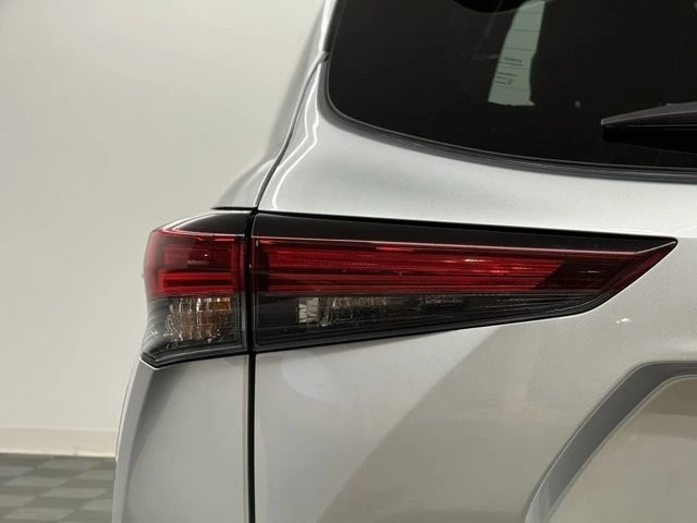 2024 Toyota Highlander - Image 9 of 12