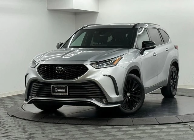 2024 Toyota Highlander - Image 2 of 12