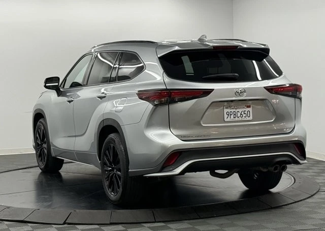 2024 Toyota Highlander - Image 10 of 12