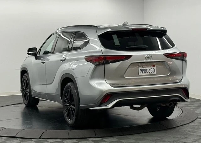2024 Toyota Highlander - Image 10 of 21