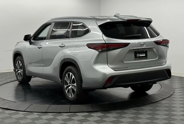 2024 Toyota Highlander - Image 10 of 12