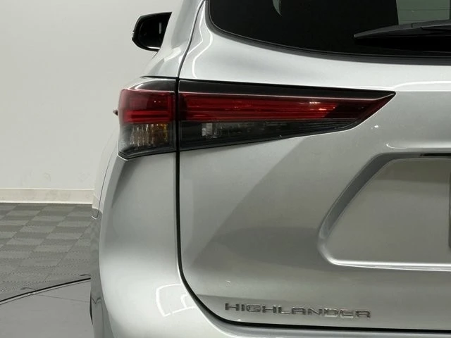 2024 Toyota Highlander - Image 9 of 12