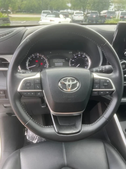 2024 Toyota Highlander - Image 5 of 12