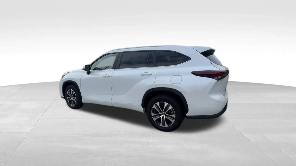 2024 Toyota Highlander - Image 8 of 12