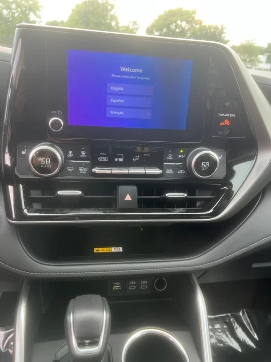2024 Toyota Highlander - Image 4 of 12