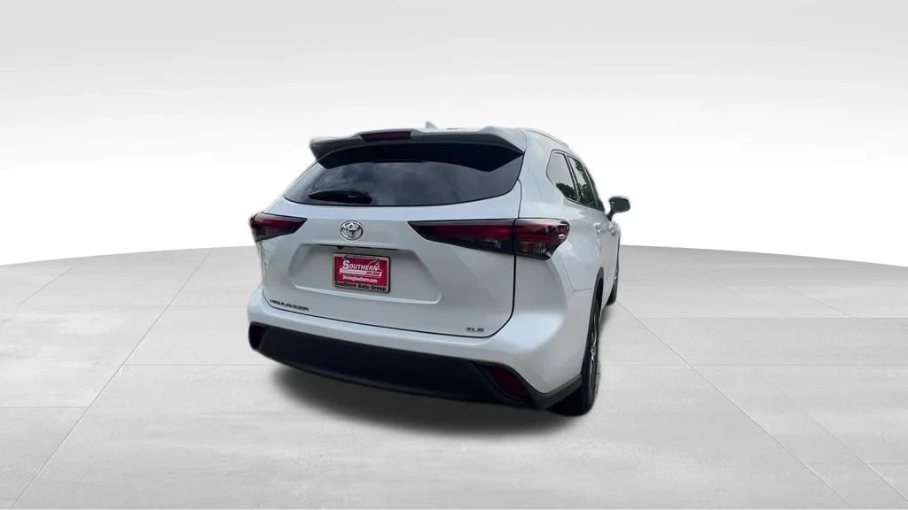 2024 Toyota Highlander - Image 10 of 12