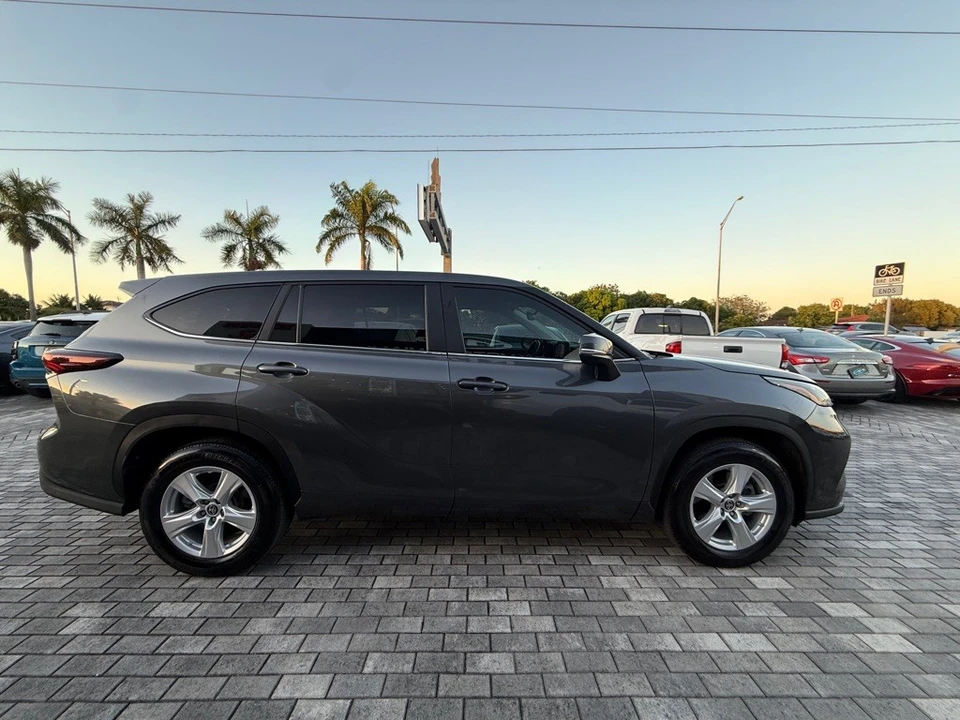 2024 Toyota Highlander - Image 11 of 21