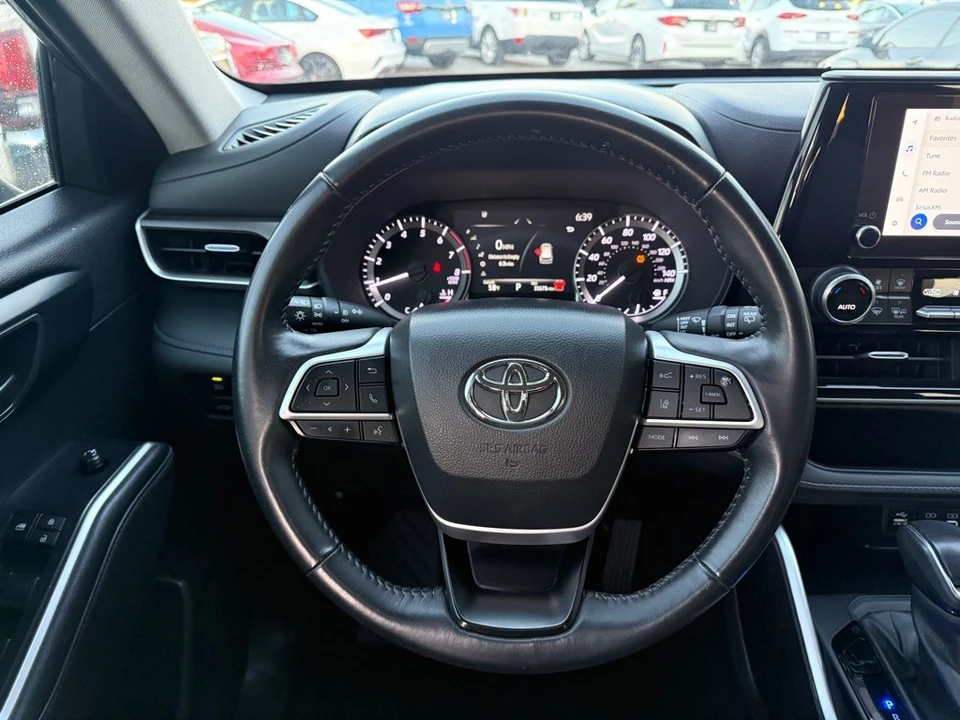 2024 Toyota Highlander - Image 12 of 21