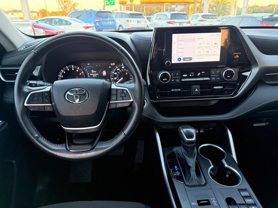 2024 Toyota Highlander - Image 13 of 21