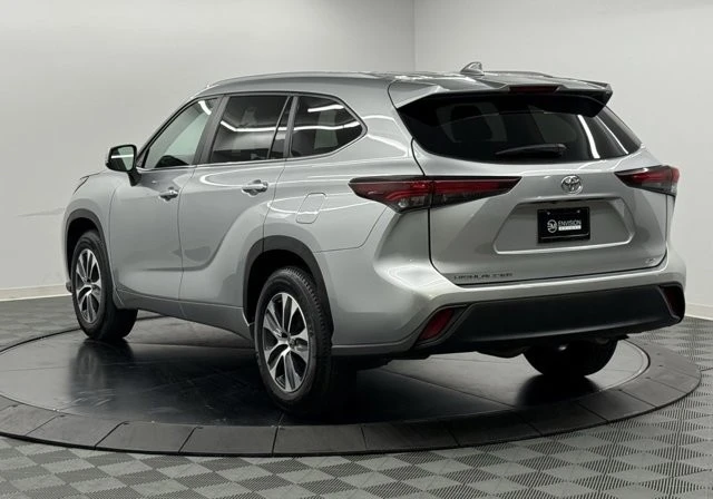 2024 Toyota Highlander - Image 10 of 12