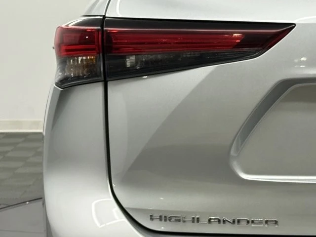2024 Toyota Highlander - Image 9 of 12