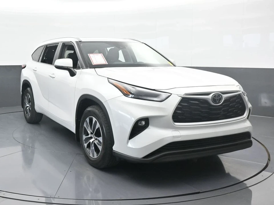 2024 Toyota Highlander - Image 9 of 12