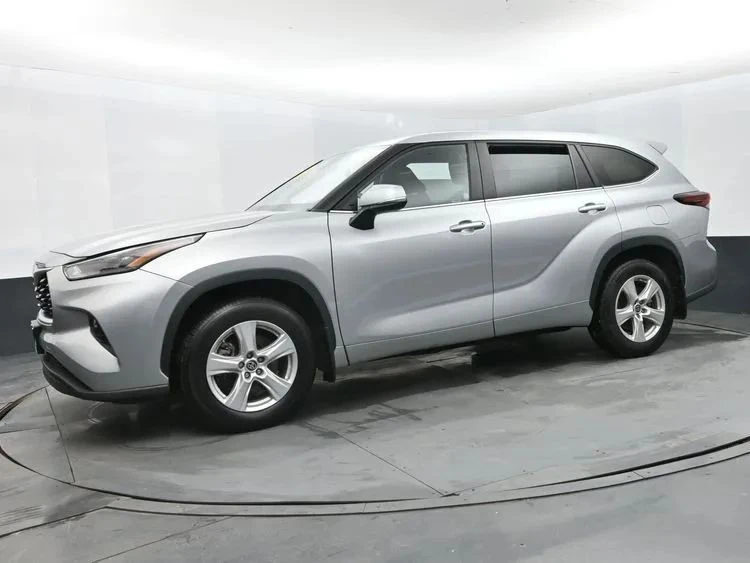2024 Toyota Highlander - Image 5 of 12