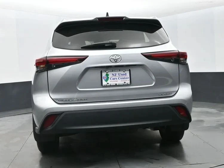 2024 Toyota Highlander - Image 8 of 12