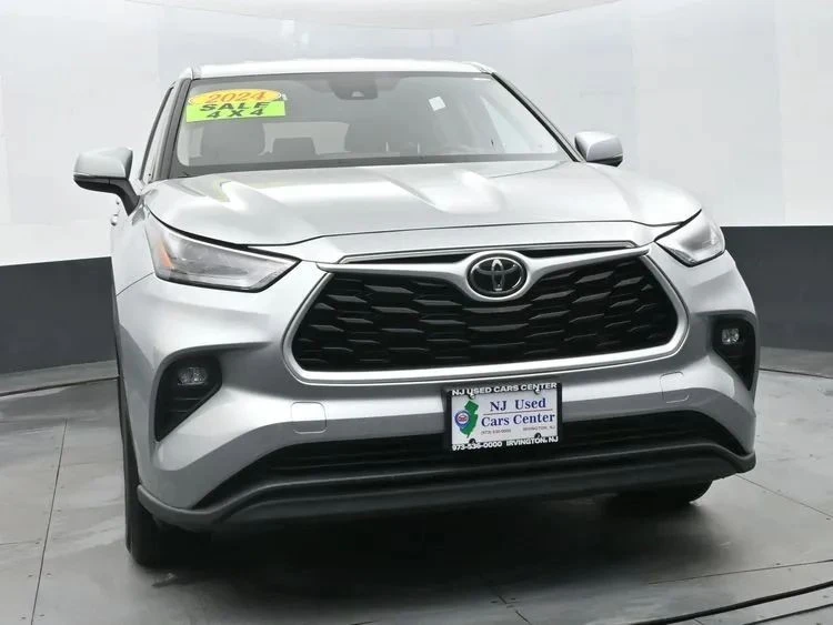 2024 Toyota Highlander - Image 3 of 12