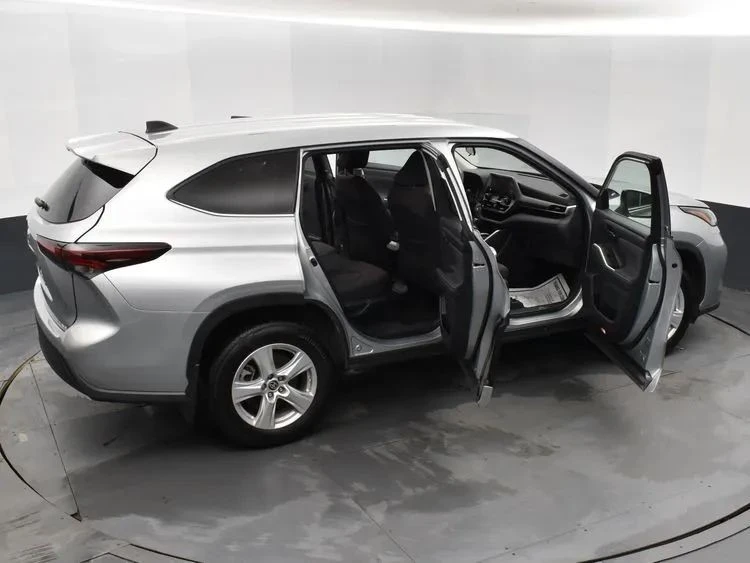 2024 Toyota Highlander - Image 6 of 12