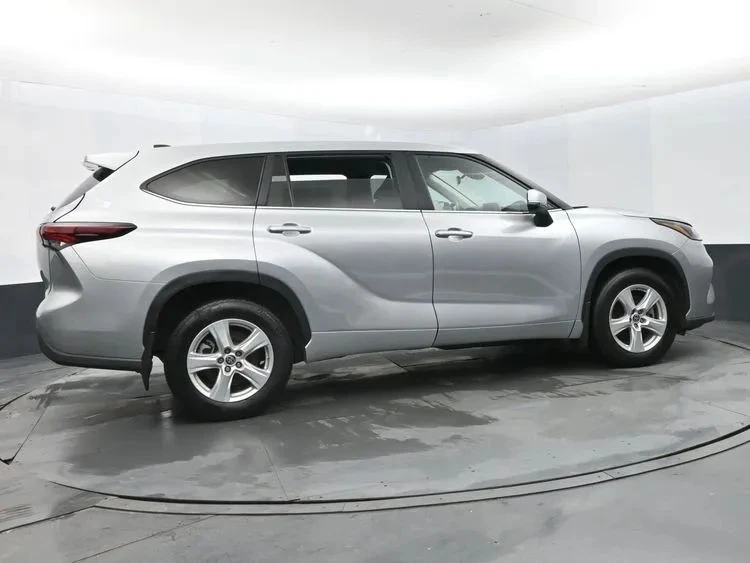 2024 Toyota Highlander - Image 4 of 12
