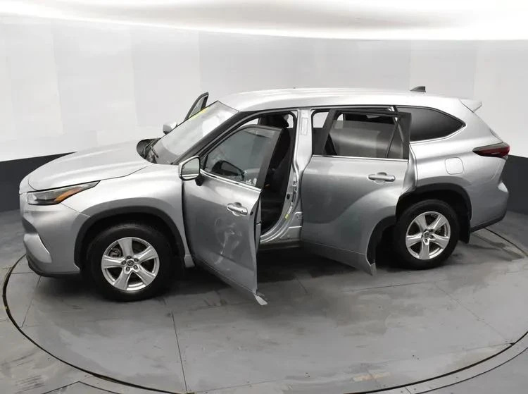 2024 Toyota Highlander - Image 7 of 12