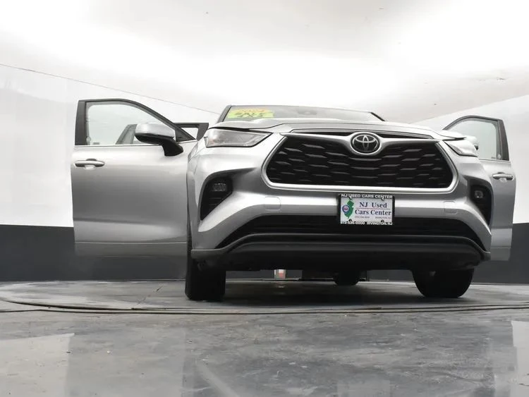 2024 Toyota Highlander - Image 11 of 12