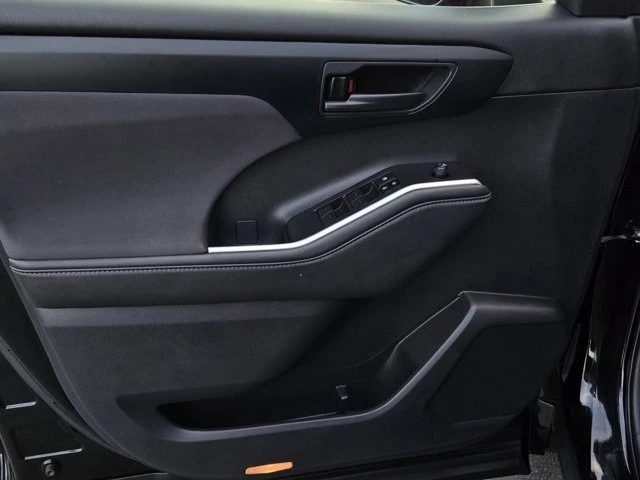 2024 Toyota Highlander - Image 9 of 12