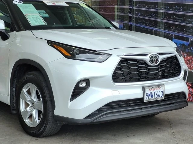 2024 Toyota Highlander - Image 2 of 12