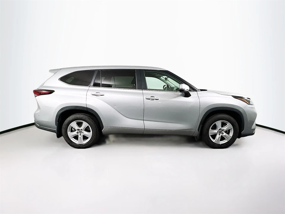 2024 Toyota Highlander - Image 9 of 12