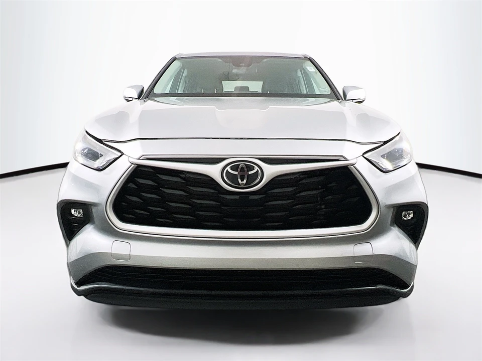 2024 Toyota Highlander - Image 2 of 12